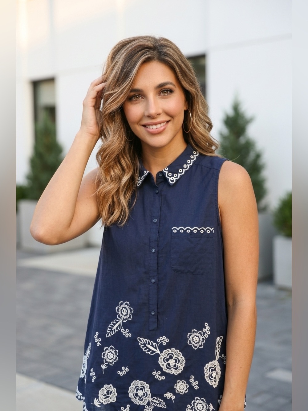 Moulinette Soeurs Navy Sleeveless Embroidered Cotton Popover Top